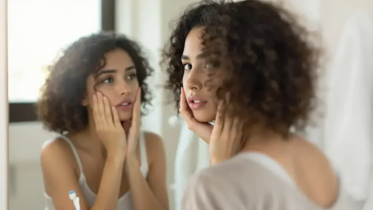 Odstranění těchto 4 běžných návyků je klíčové pro posílení často podceňovaného sebevědomí