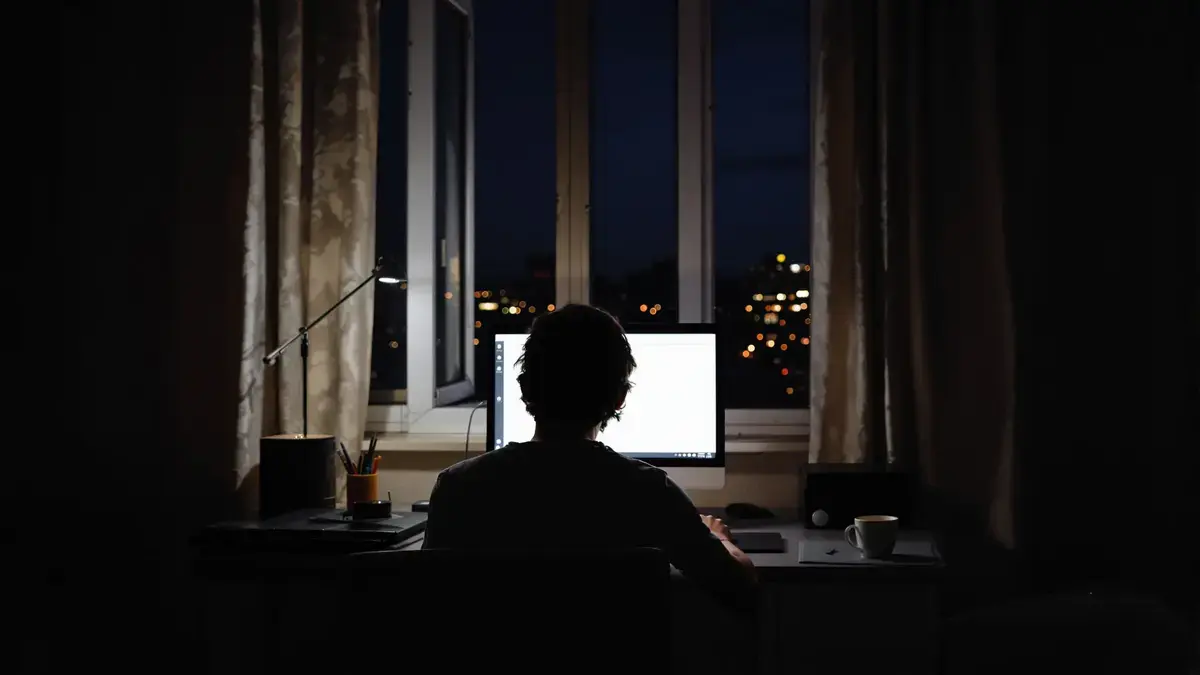 Příliš časté rozhovory s ChatGPT by mohly způsobit sociální izolaci, kterou mnozí podceňují