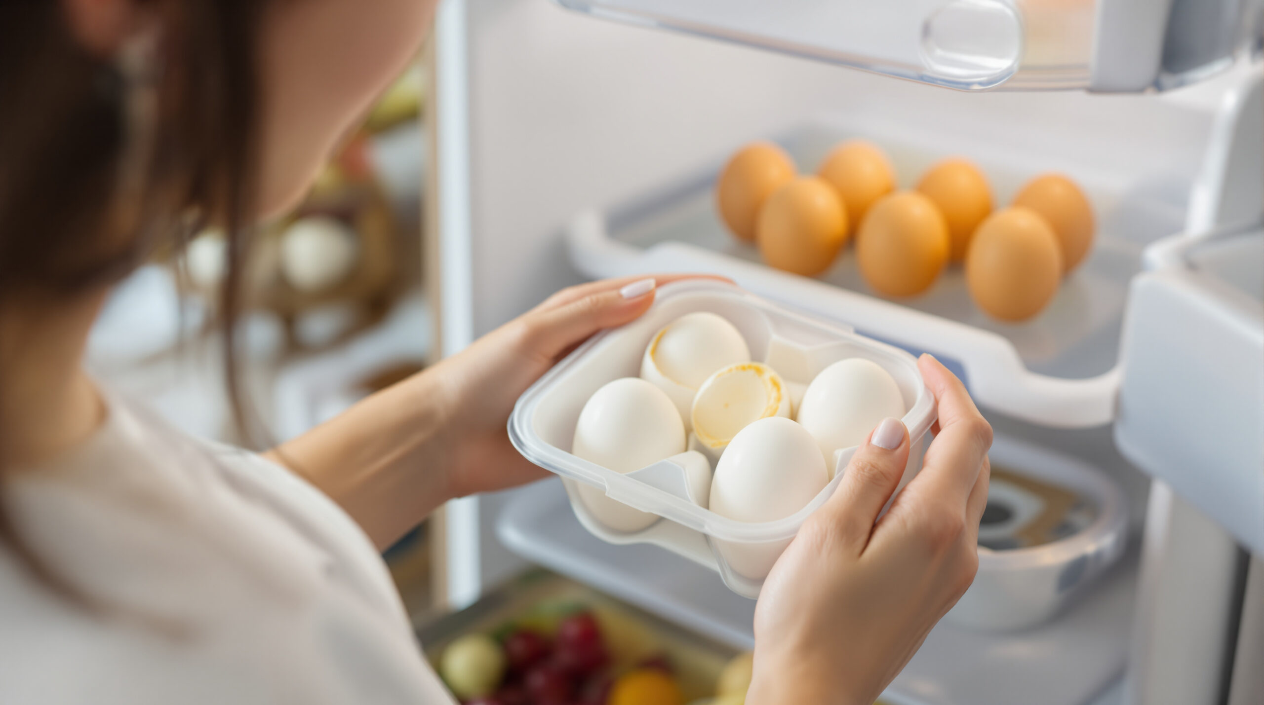 Mysleli jsme, že vaření vajec stačí: ve skutečnosti je jejich správné skladování stejně zásadní pro prevenci zdravotních rizik.